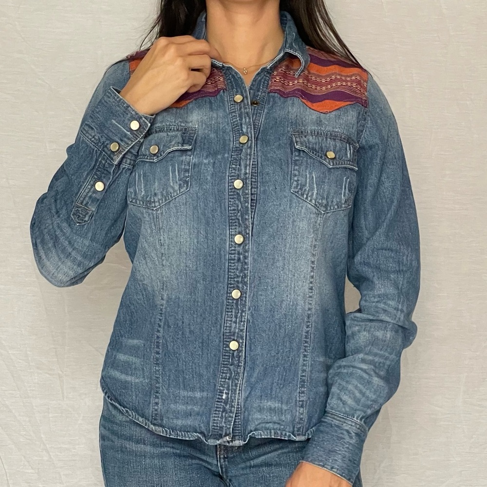 Tantrums Women Top Blue Chambray Pearl Snap Western Crop Embroidered